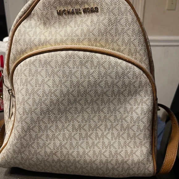 Michael Kors Cream and Tan Backpack & Wallet Women\'s Bag Michael Kors Ladies Brooklyn Medium Pebbled Leather Backpack  main image 2